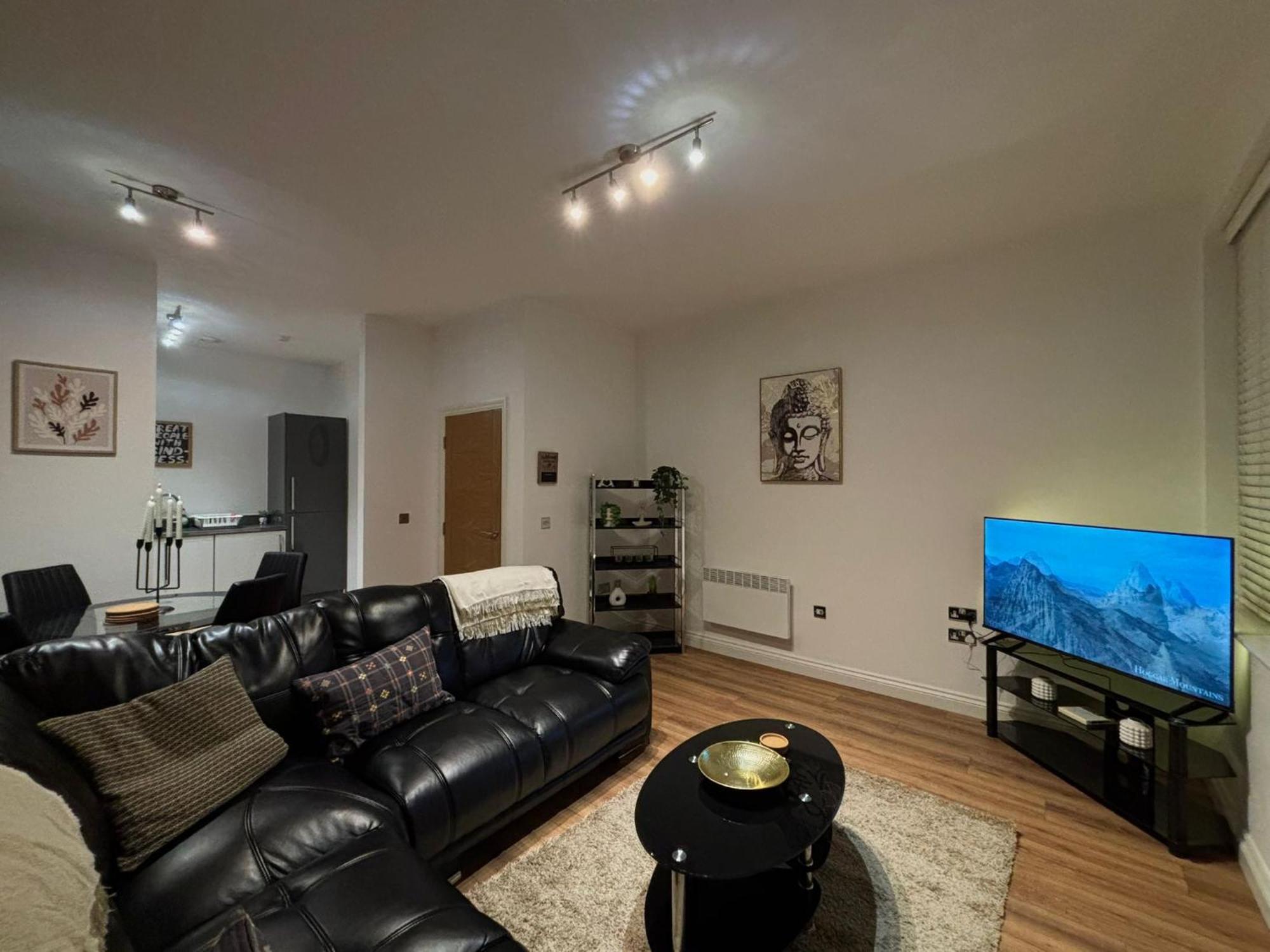 24-7 Secured City Centre Apartments With Free Underground Parking And Wifi Birmingham Exterior foto