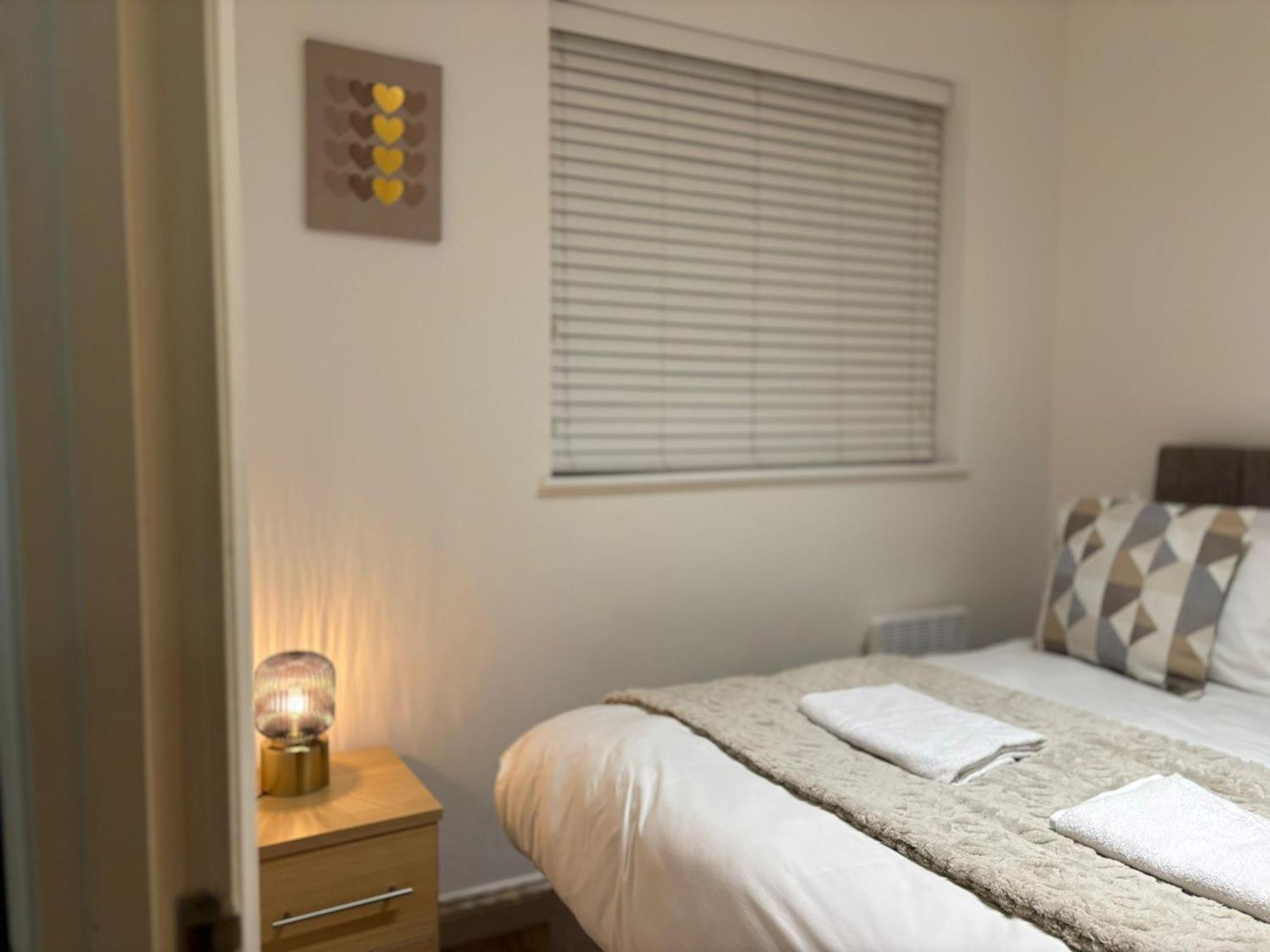 24-7 Secured City Centre Apartments With Free Underground Parking And Wifi Birmingham Exterior foto