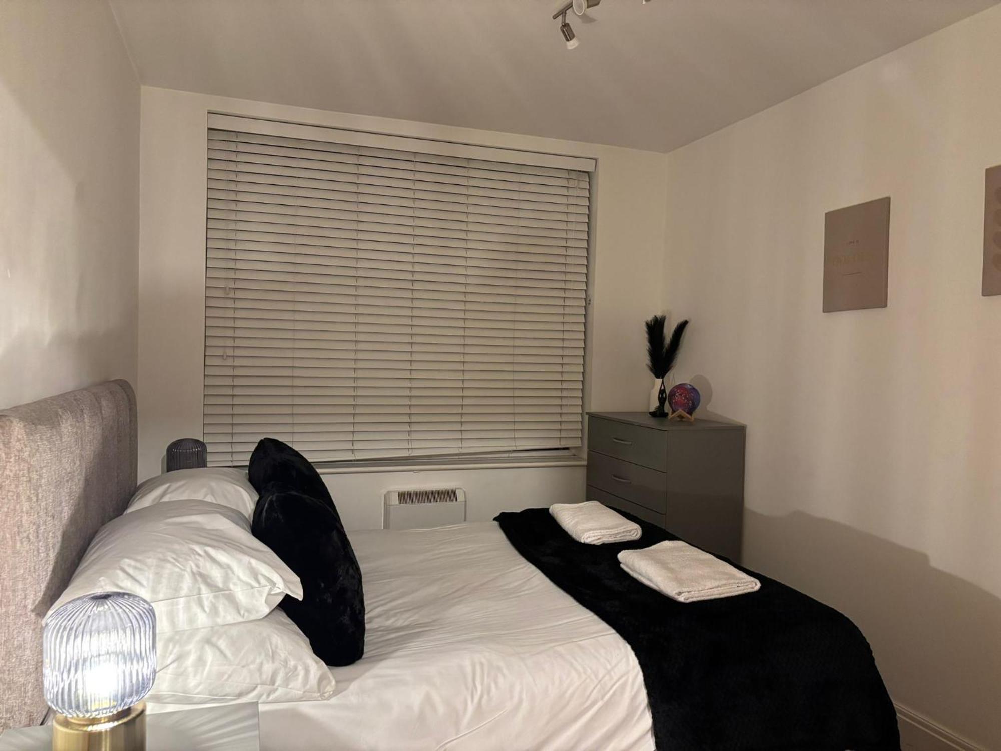 24-7 Secured City Centre Apartments With Free Underground Parking And Wifi Birmingham Exterior foto